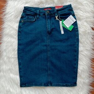 NWT guess high rise skirt